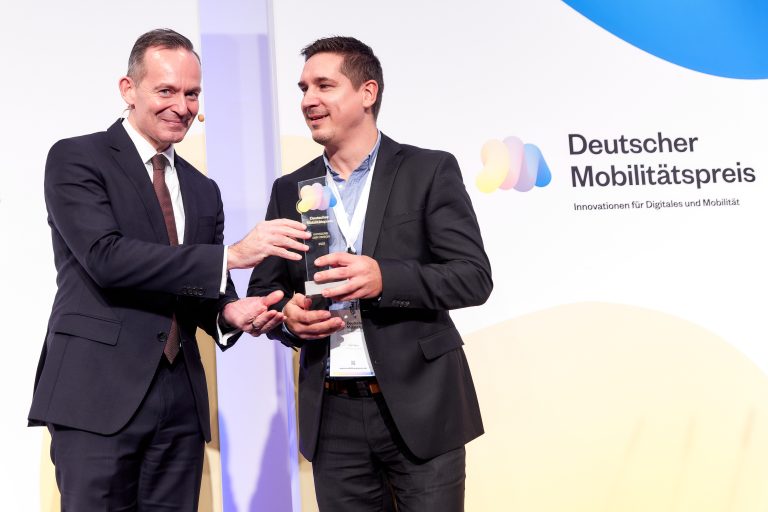 Ralf Elter erhält den Deutschen Mobilitätspreis 2023 von Bundesminister Dr. Volker Wissing